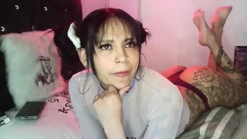 Snapshot of emiliejoy chatting on March 2026 05:08:02 AM emiliejoy online show from March 2026 05:08:02 AM
