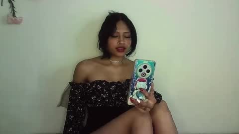 Snapshot of emiliejoy chatting on May 2026 06:42:01 AM emiliejoy online show from May 2026 06:42:01 AM