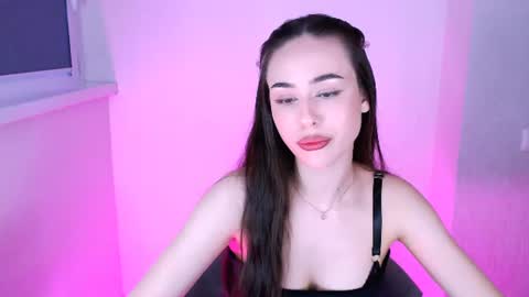 Snapshot of emilieliot chatting on June 2026 12:32:02 AM Emily online show from June 2026 12:32:02 AM