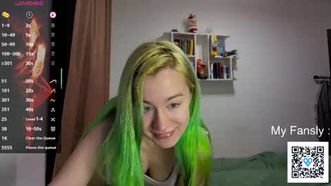 Snapshot of emilly_20 chatting on August 2026 09:06:01 PM Emily online show from August 2026 09:06:01 PM