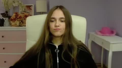 Snapshot of emilly_lust99 chatting on January 2025 10:42:01 AM Emilly online show from January 2025 10:42:01 AM