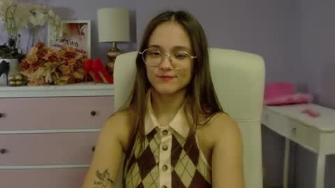 Snapshot of emilly_lust99 chatting on February 2025 11:33:02 AM Emilly online show from February 2025 11:33:02 AM