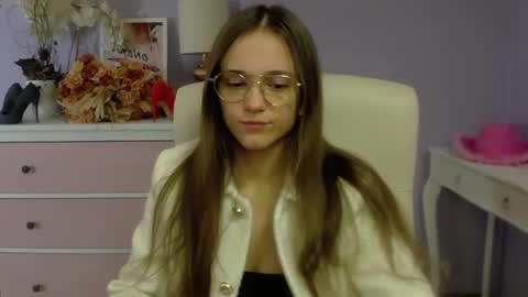 Snapshot of emilly_lust99 chatting on February 2025 07:49:01 AM Emilly online show from February 2025 07:49:01 AM