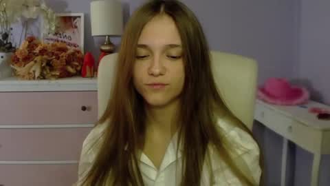 Snapshot of emilly_lust99 chatting on March 2025 07:52:01 AM Emilly online show from March 2025 07:52:01 AM