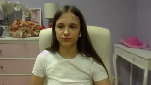 Snapshot of emilly_lust99 chatting on March 2025 10:59:02 AM Emilly online show from March 2025 10:59:02 AM