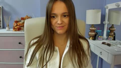 Emilly online show from March 2026 07:33:02 AM