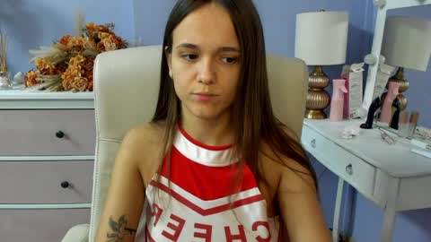 Emilly online show from April 2026 06:33:01 AM