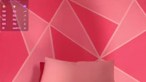 emilly_smiithh online show from November 2025 04:00:02 AM