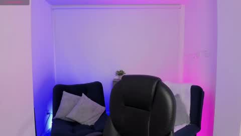 Emily online show from September 2025 03:53:01 AM