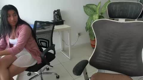 Emilly  online show from July 2026 03:48:02 PM