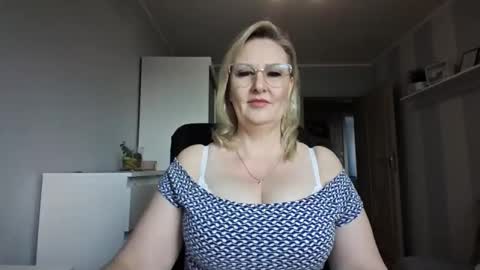 EmillyLove online show from March 2026 07:25:01 AM