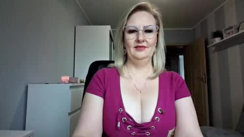 EmillyLove online show from March 2026 07:09:02 AM