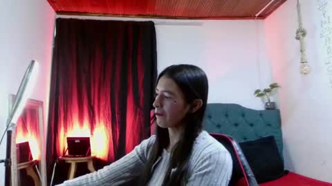 Snapshot of emily___rouse chatting on August 2026 09:35:01 PM emily___rouse online show from August 2026 09:35:01 PM