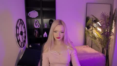 Snapshot of emily_air chatting on September 2025 08:24:02 PM Emily online show from September 2025 08:24:02 PM