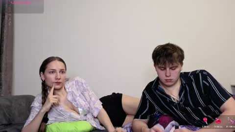 emily_and_ilumi online show from December 2025 05:43:02 PM