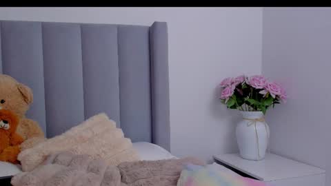 Emily  online show from July 2026 06:20:01 PM