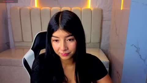 Snapshot of emily_brooks_tx chatting on May 2026 12:45:01 PM Follow me.. Live 730 to 1400 online show from May 2026 12:45:01 PM