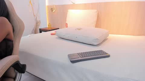 emily online show from September 2025 06:29:02 PM