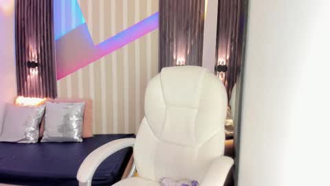 Emily online show from October 2025 01:40:02 PM