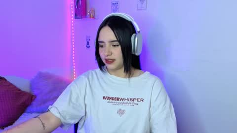 Emily Lindey online show from March 2026 05:04:01 AM