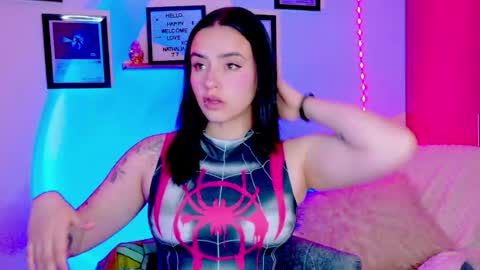 Snapshot of emily_lindey_ chatting on July 2026 06:11:02 AM Emily Lindey online show from July 2026 06:11:02 AM