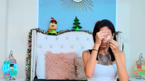 Emily online show from December 2025 06:28:01 PM