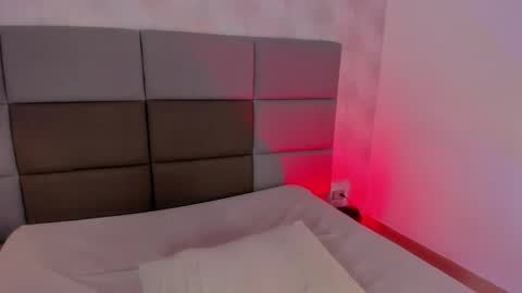 emily_luve online show from May 2026 07:52:01 PM