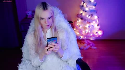 Lia online show from December 2024 12:35:02 AM