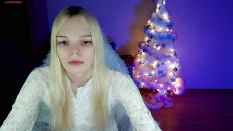 Lia online show from December 2024 10:20:01 PM