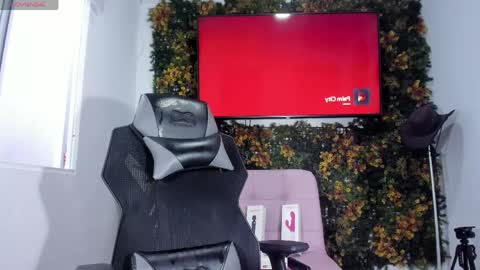 emily_palmeer online show from April 2026 11:42:01 AM