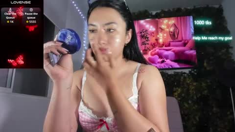 Snapshot of emily_palmeer chatting on June 2026 09:37:01 AM emily_palmeer online show from June 2026 09:37:01 AM