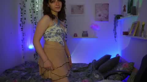 Snapshot of emily_paris18 chatting on June 2026 01:12:01 PM emily_paris18 online show from June 2026 01:12:01 PM