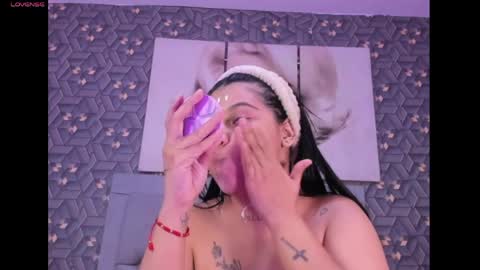 Emily online show from April 2026 04:19:01 AM