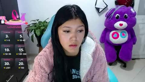 Snapshot of emily_rosse04 chatting on April 2026 11:24:02 AM online show from April 2026 11:24:02 AM