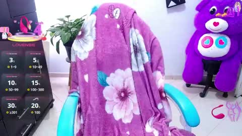 Snapshot of emily_rosse04 chatting on April 2026 12:30:01 PM online show from April 2026 12:30:01 PM