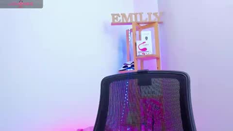 Emily online show from October 2025 01:54:02 PM