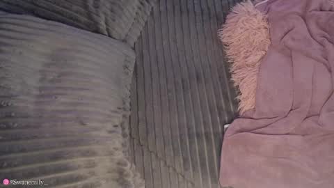 Emily  Swan online show from December 2024 05:59:01 PM