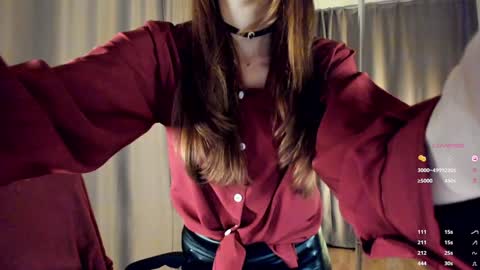 Snapshot of emily_w0w_ chatting on December 2024 11:50:02 PM Lia online show from December 2024 11:50:02 PM