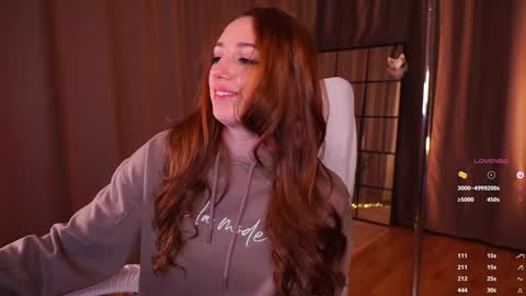 Snapshot of emily_w0w_ chatting on January 2025 08:13:02 AM Lia online show from January 2025 08:13:02 AM