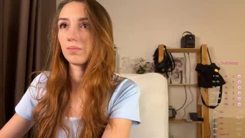 Snapshot of emily_w0w_ chatting on September 2025 04:40:02 PM Lia online show from September 2025 04:40:02 PM