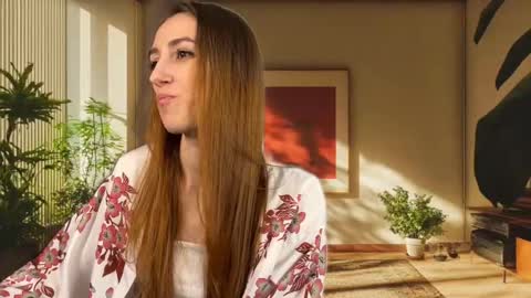 Snapshot of emily_w0w_ chatting on October 2025 05:11:01 PM Lia online show from October 2025 05:11:01 PM