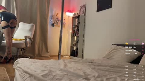 Lia online show from April 2026 08:06:01 AM