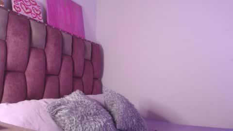 emily_w2 online show from March 2026 04:30:02 AM