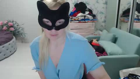 Snapshot of emily_york18 chatting on June 2026 07:40:01 PM Emily online show from June 2026 07:40:01 PM