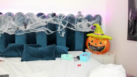 Emilyyy online show from November 2025 12:34:02 AM