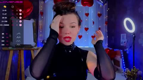 Snapshot of emilyart_ chatting on February 2025 06:02:01 AM artist Emily online show from February 2025 06:02:01 AM