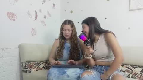 Snapshot of emilyblosom_y_miarose chatting on July 2026 05:40:02 PM online show from July 2026 05:40:02 PM
