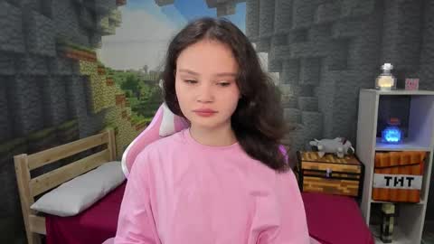 Emilyhaves online show from October 2025 08:20:02 PM