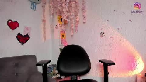 Emily online show from April 2026 06:28:02 AM