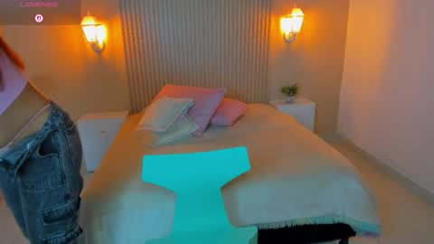 Snapshot of emilyevans7 chatting on November 2025 07:56:01 PM EMILY online show from November 2025 07:56:01 PM